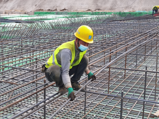 防疫施工兩手抓，重點工程建設“不打烊”